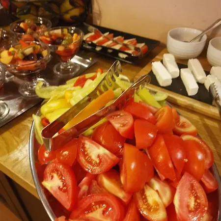 Maimare ベッド・アンド・ブレックファスト 3*